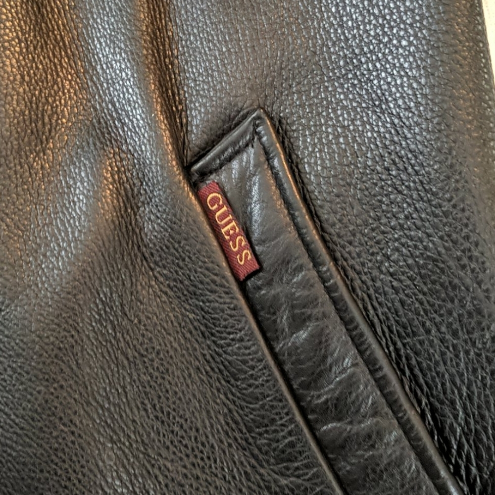Guess - Picture 6 of 8